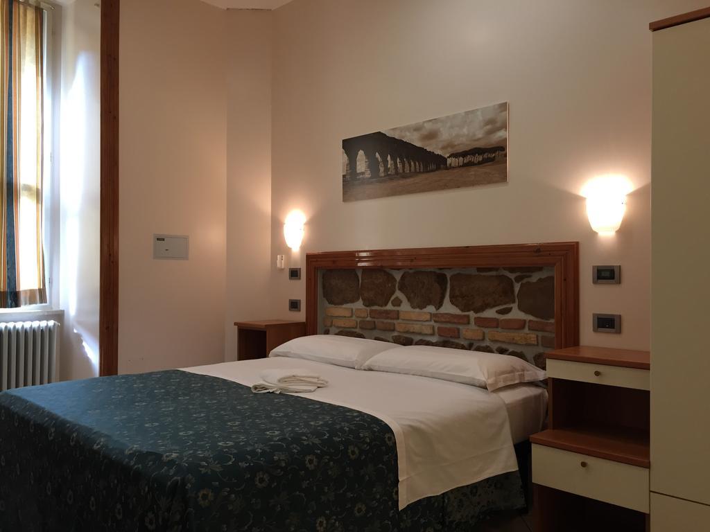Optimus B&B Rom Zimmer foto